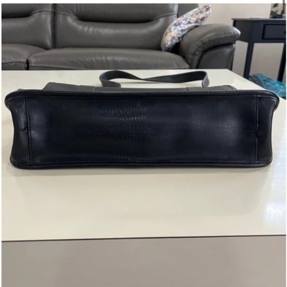 Coach Coach - Picture 4 of 15